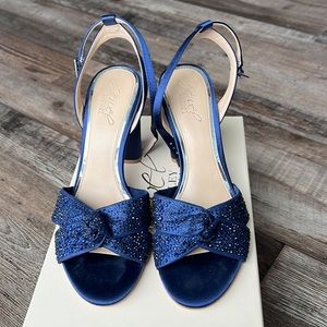 Jewel by Badgley Mischka Navy Satin Shoes - Size 7.5